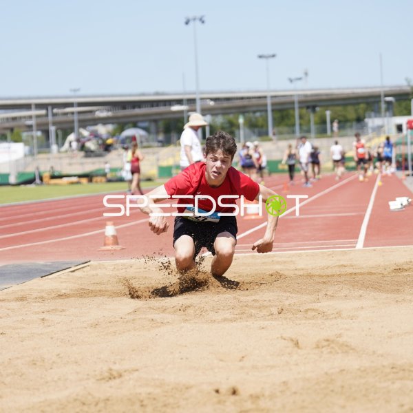 Weitsprung-Landung im Sandkasten beim Stadion Oberwerth Koblenz