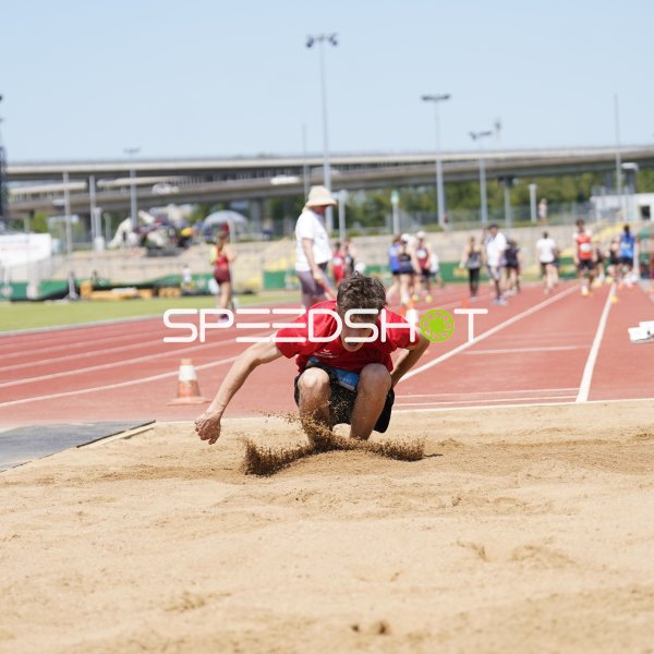 Weitsprung-Landung im Sandkasten beim Leichtathletik-Meeting in Koblenz