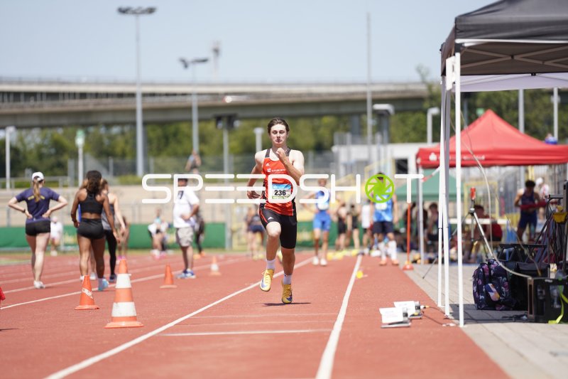 Thomas Leonard beim Sprint im Stadion Oberwerth Koblenz