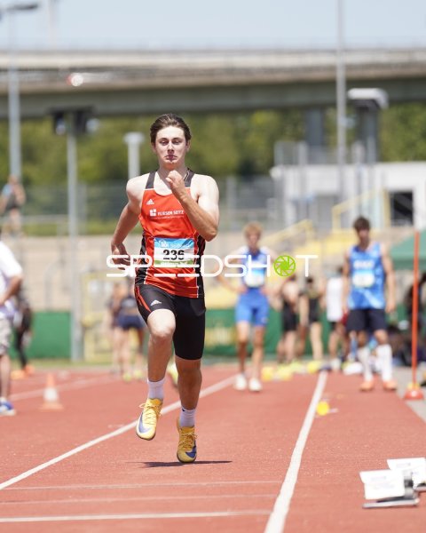 Thomas Leonard beim Sprint im Stadion Oberwerth Koblenz