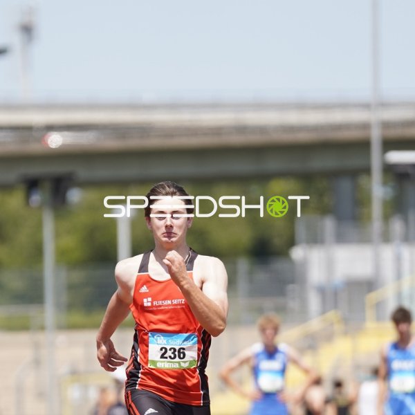 Thomas Leonard beim Sprint im Stadion Oberwerth Koblenz