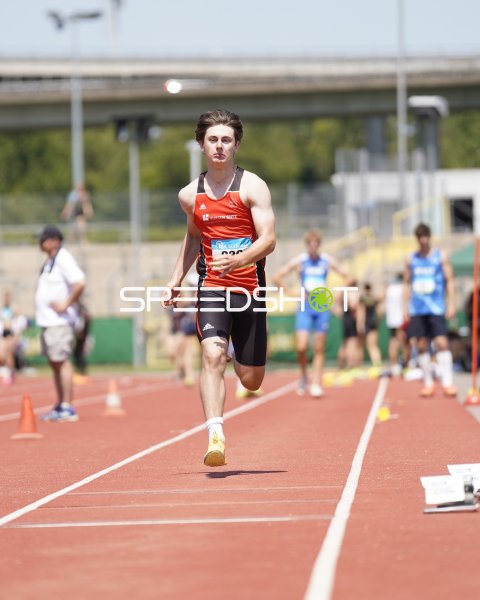 Thomas Leonard beim Sprint im Stadion Oberwerth Koblenz