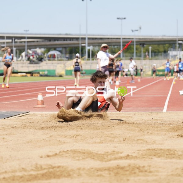 Weitsprung-Landung im Sandkasten beim Stadion Oberwerth Koblenz