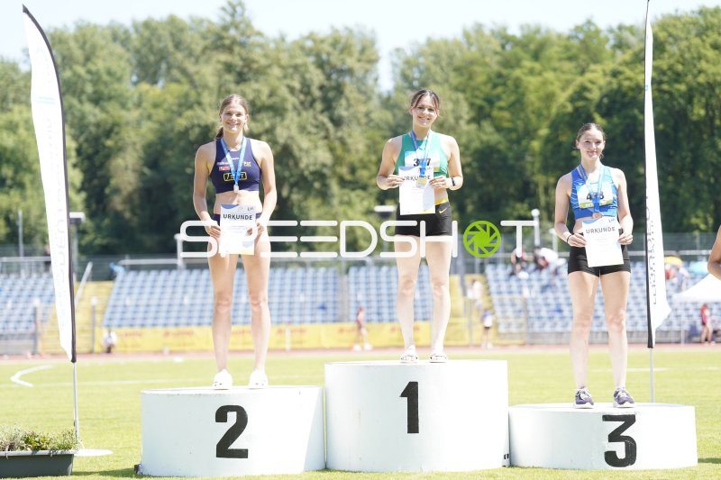 Siegerehrung mit Heinz Magdalena auf Platz 3 im Stadion Oberwerth Koblenz