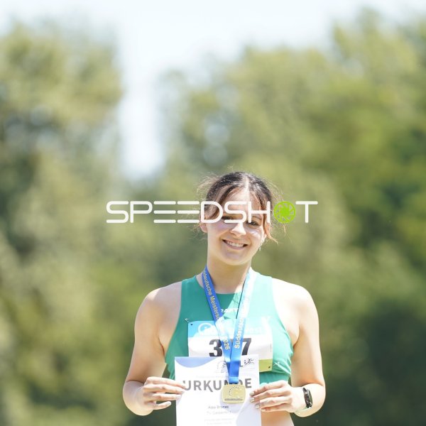 Siegerehrung mit Heinz Magdalena beim Leichtathletik-Meeting in Koblenz