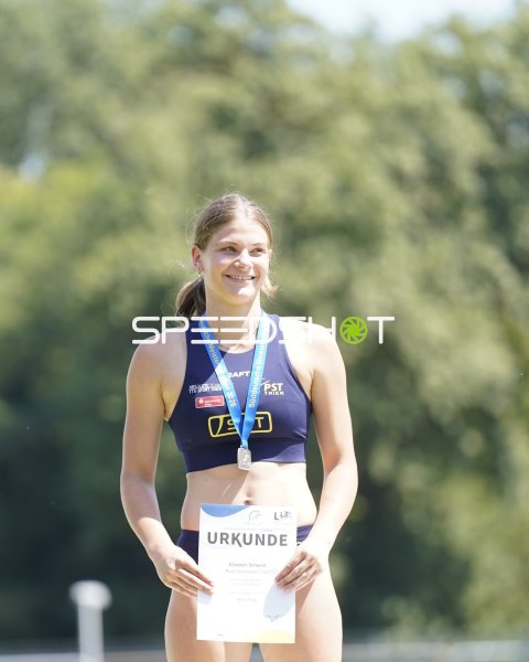 Siegerehrung mit Urkunde und Medaille im Stadion Oberwerth Koblenz