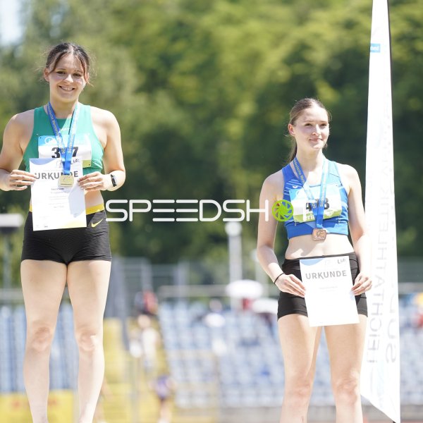 Siegerehrung mit Heinz Magdalena im Stadion Oberwerth Koblenz