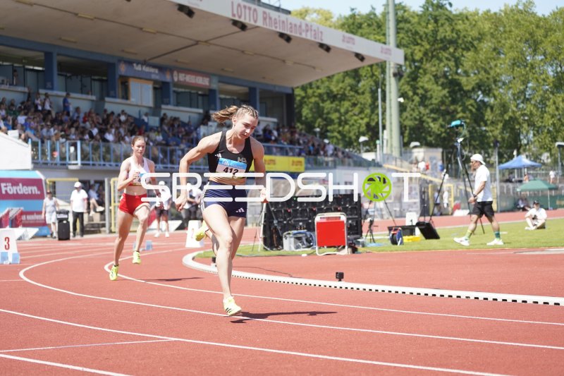 Mayer Mona (412) im Sprint beim Leichtathletik-Meeting in Koblenz