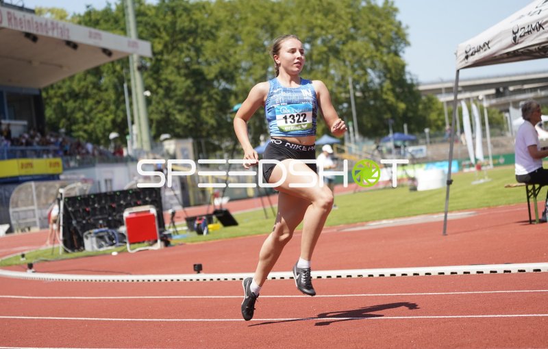 Sewell Mia (1322) beim Sprint im Stadion Oberwerth Koblenz