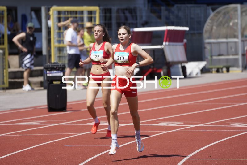 Gabikova Kristina (317) führt beim Lauf im Stadion Oberwerth in Koblenz