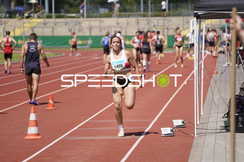Katrani Maria (1405) beim Sprint im Stadion Oberwerth Koblenz