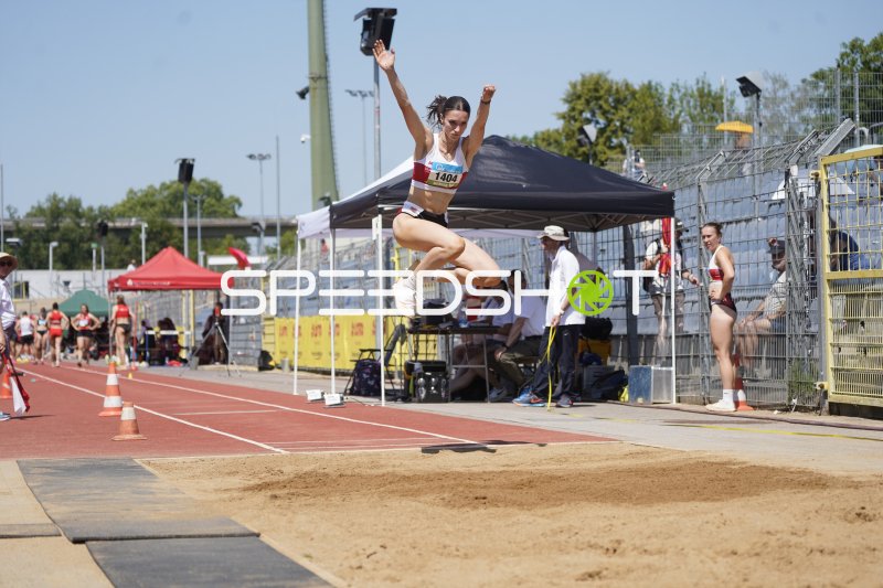 Haase Mia-Sophie (1404) im Weitsprung beim Leichtathletik-Meeting in Koblenz