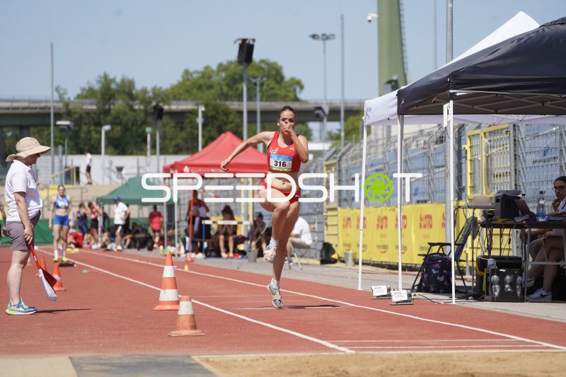 Böller Chiara (316) beim Anlauf im Weitsprung im Stadion Oberwerth Koblenz