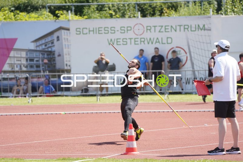 Speerwerfer im Abwurfmoment im Stadion Oberwerth Koblenz