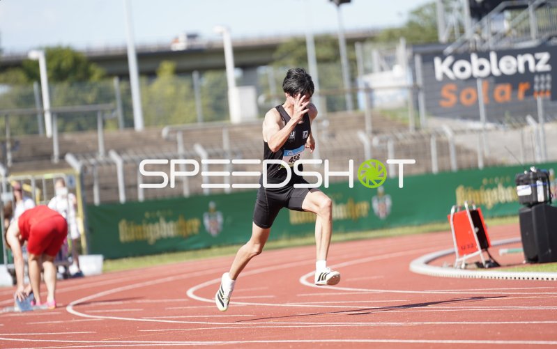 Spiegel Daniel (458) im Sprint auf der Tartanbahn in Koblenz