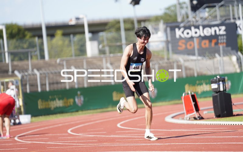 Spiegel Daniel (458) im Sprint auf der Tartanbahn in Koblenz