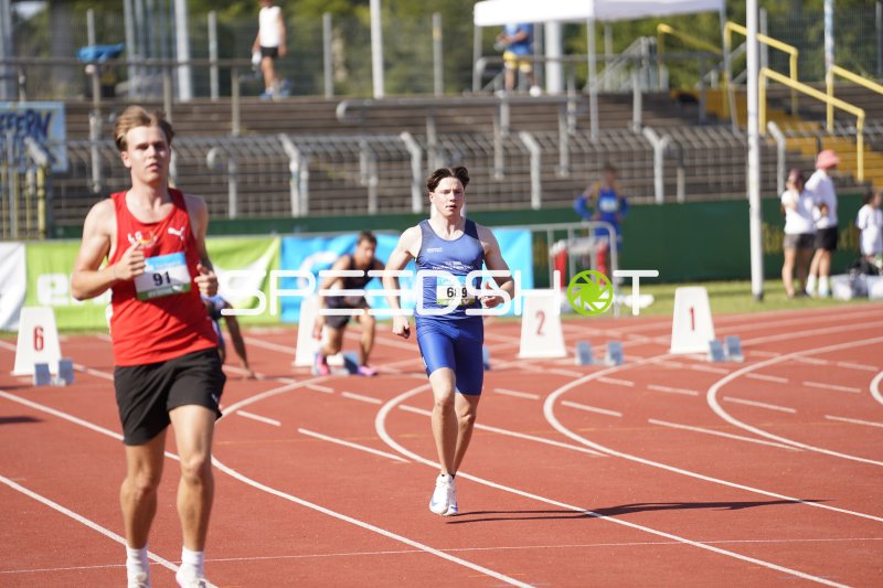 Noah HEIL (91) und Stahl Philip (689) im Laufwettbewerb im Stadion Oberwerth Koblenz