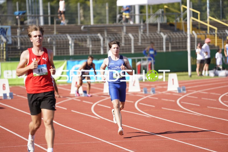 Stahl Philip (689) und Noah HEIL (91) im Sprint im Stadion Oberwerth Koblenz