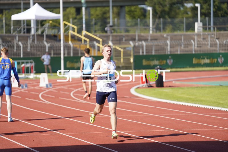 Risch Simon (370) beim Lauf im Stadion Oberwerth Koblenz