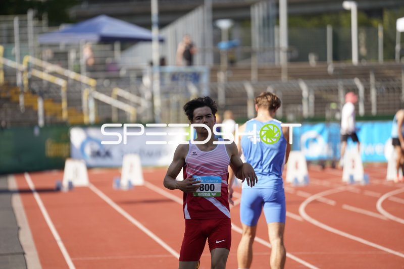 Helm Jascha (800) beim Lauf im Stadion Oberwerth Koblenz