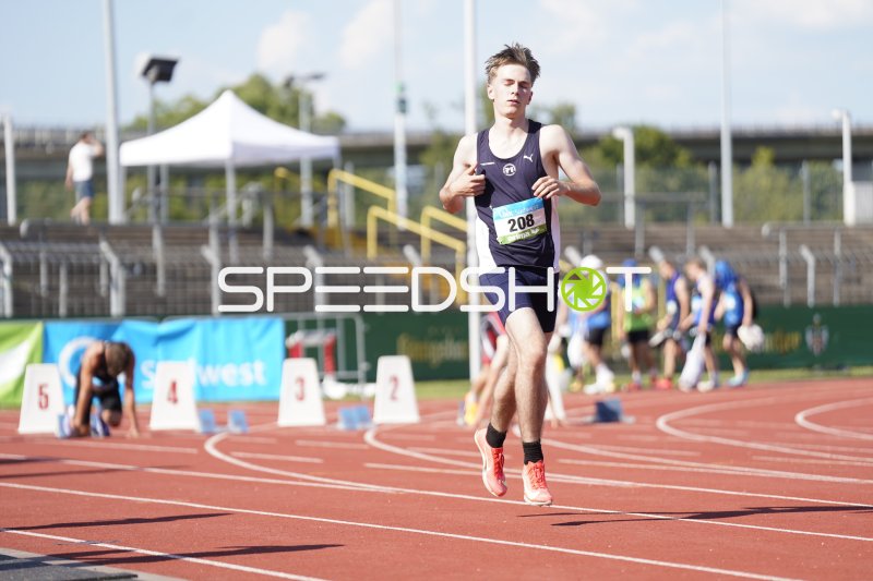 Expósito Pio (208) beim Lauf im Stadion Oberwerth Koblenz