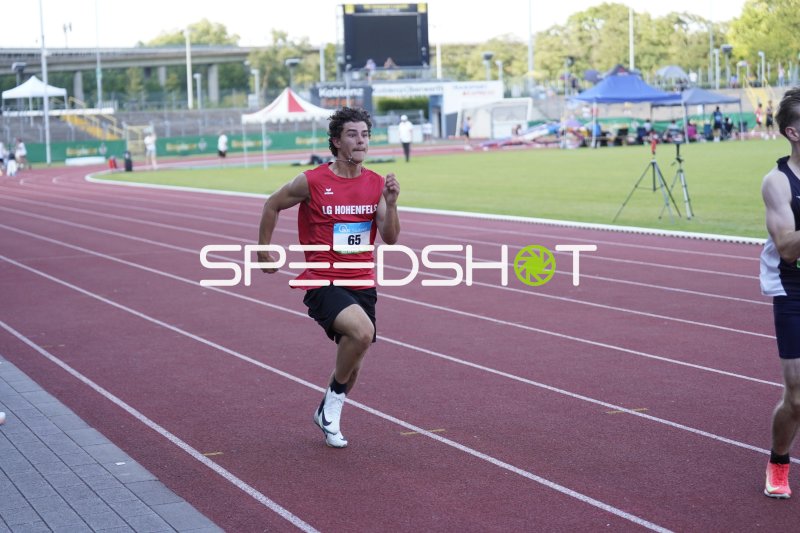 Koch Jan (65) beim Sprint im Stadion Oberwerth Koblenz