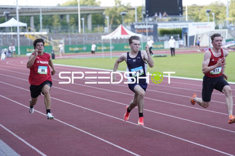 Expósito Pio (208) und Hesse Levin (612) im Sprintduell in Koblenz