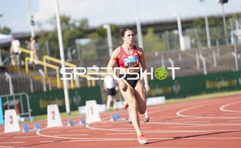 Schumacher Maren (1054) beim Sprint im Stadion Oberwerth Koblenz