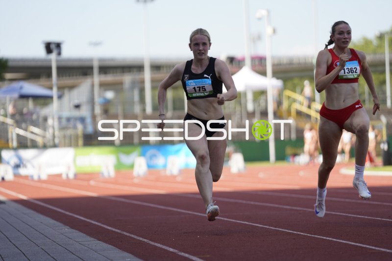 Schürle Hannah (175) im Sprint vor Sohn Nelly (1362) im Stadion Oberwerth Koblenz