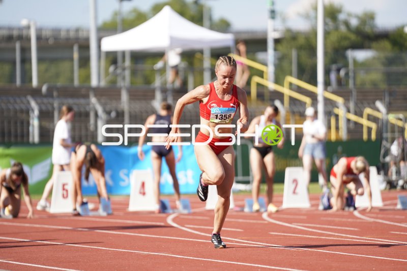Scholz Leana (1358) beim Sprint im Stadion Oberwerth Koblenz