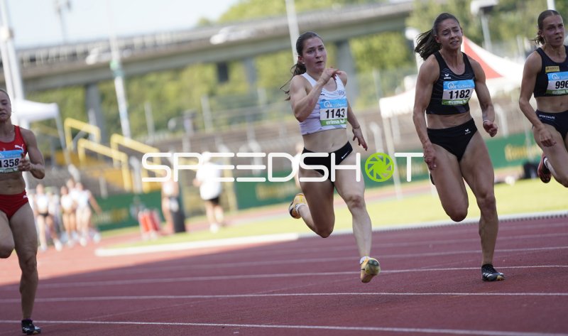 Helios Ksenia (1143) und Koch Jessica (1182) im Sprint beim Leichtathletik-Meeting in Koblenz