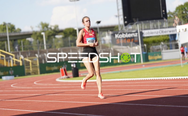 Roos Jessica (1047) beim Lauf im Stadion Oberwerth Koblenz