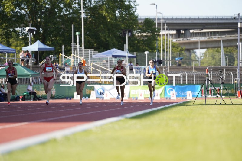 Meyer Ellise (50) führt Sprint-Feld im Stadion Oberwerth Koblenz an