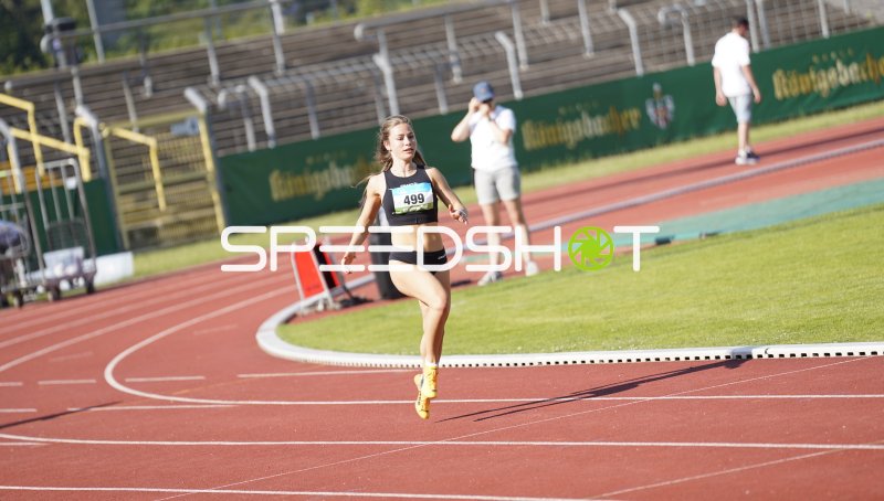 Schalow Nora (499) im Sprint auf der Tartanbahn in Koblenz