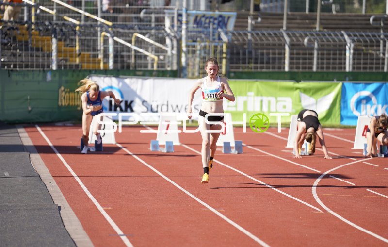 Spannbauer Rosalie (1410) beim Sprint-Start im Stadion Oberwerth Koblenz