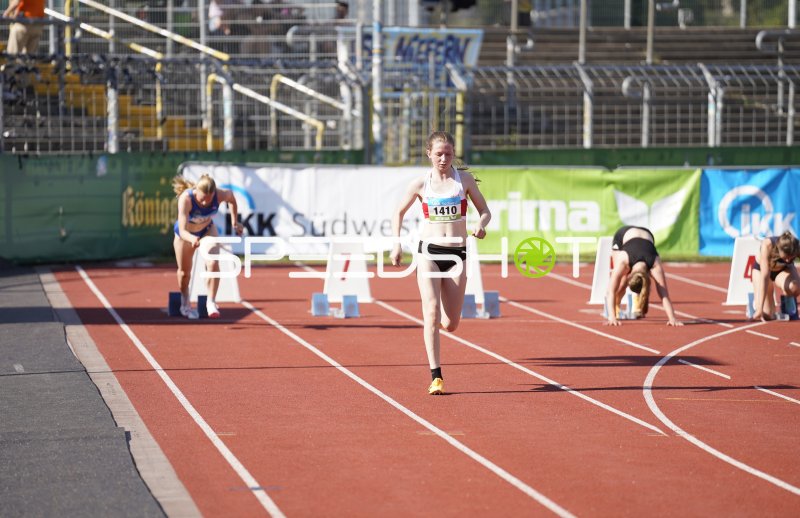 Spannbauer Rosalie (1410) beim Sprint-Start im Stadion Oberwerth Koblenz