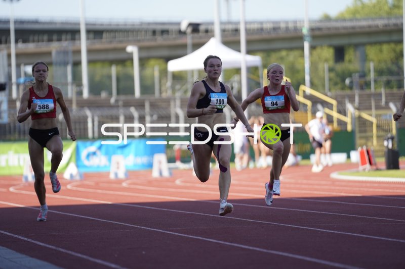 Fischer Lisa (190) führt Sprint-Rennen in Koblenz vor Böhme Shiva (588)