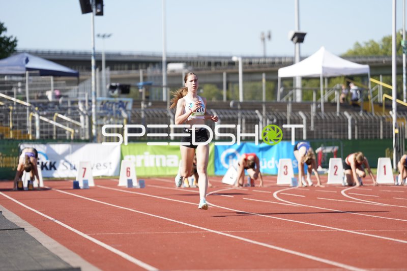 Veenker Alicia (1214) beim Sprint-Start im Stadion Oberwerth Koblenz