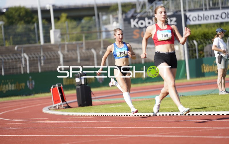 Singer Verena (384) im Laufwettbewerb im Stadion Oberwerth Koblenz