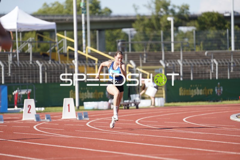 Ruhnau Lana (865) im Sprint auf der Tartanbahn in Koblenz