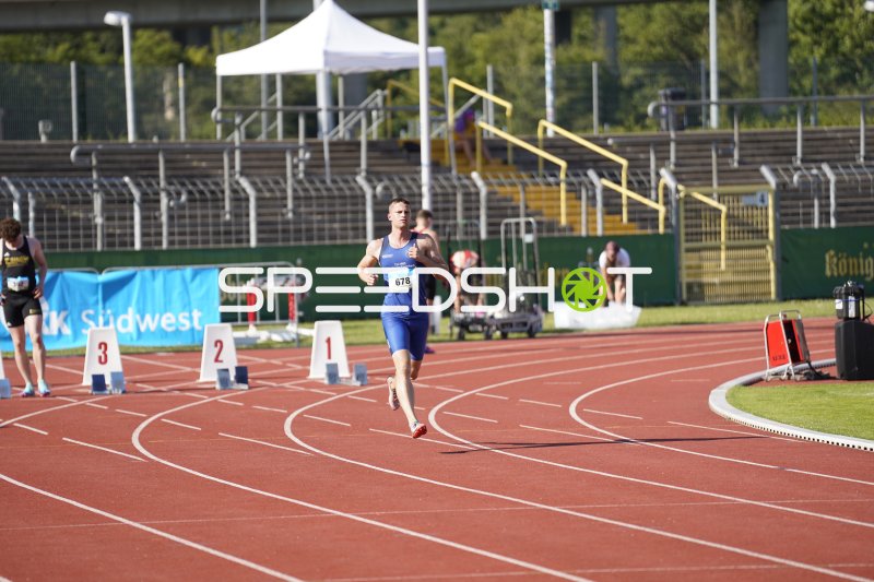 Hieronymi Lars (678) beim Lauf im Stadion Oberwerth in Koblenz
