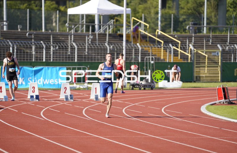 Hieronymi Lars (678) beim Sprint im Stadion Oberwerth Koblenz