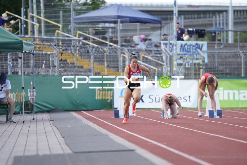Schumacher Maren (1054) beim Sprint-Start im Stadion Oberwerth Koblenz