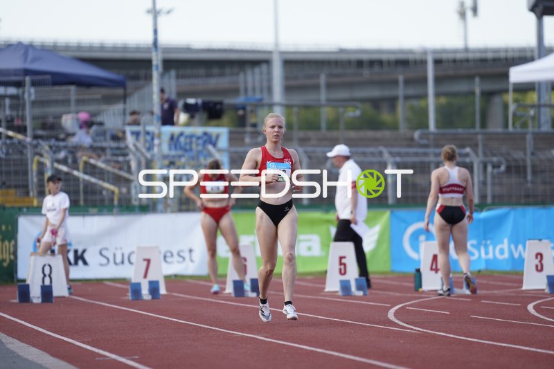 Nadine Mercier (568) beim Startvorbereitungen im Stadion Oberwerth Koblenz