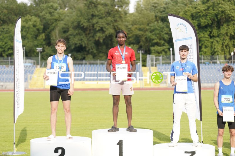 Siegerehrung im Stadion Oberwerth: Njikam Sidwell (900) gewinnt Gold