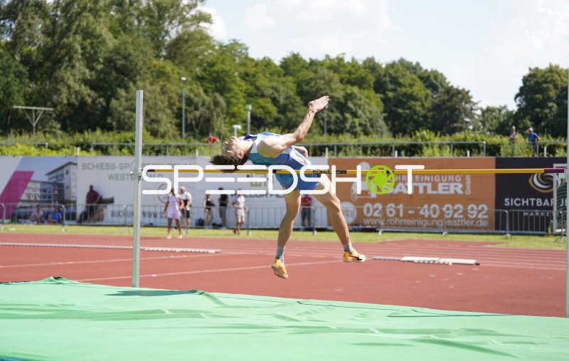 Hochsprung im Fosbury-Flop im Stadion Oberwerth Koblenz