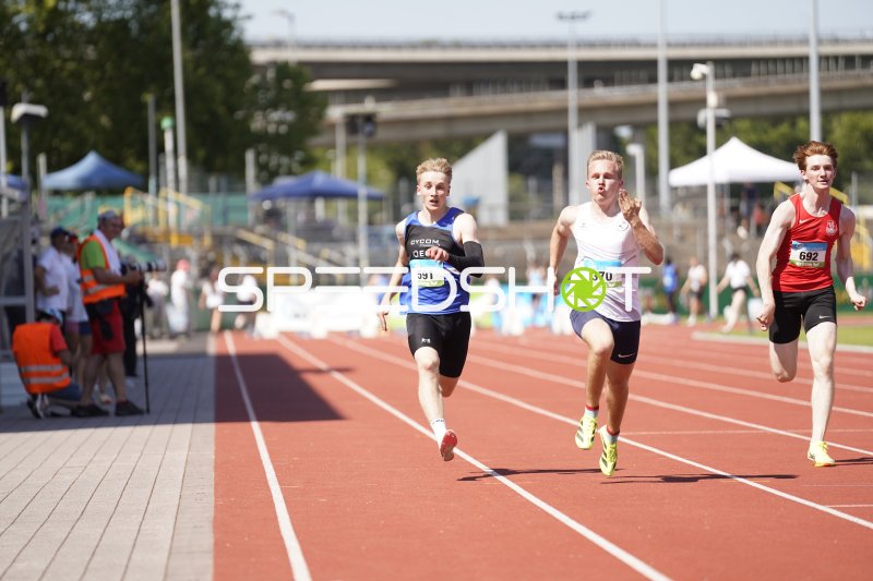Risch Simon (370) im Sprintfinale beim Leichtathletik-Meeting in Koblenz