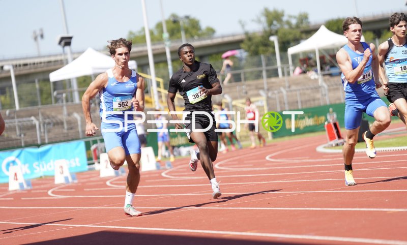 Sprint-Duell im Stadion Oberwerth: Hnatczuk Maksymilian (552), Asante Junior (387), Brandl Luc (814) und Martini Hannes (16) im Lauf