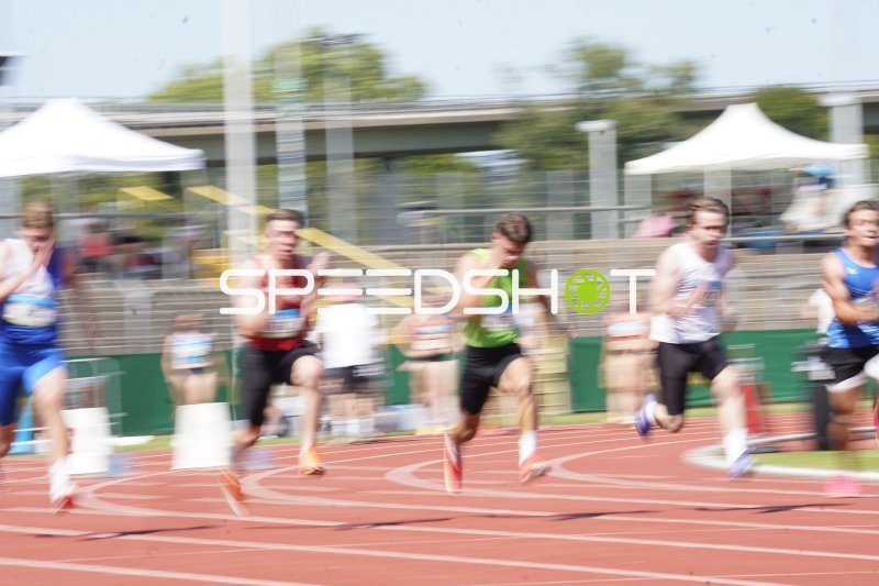 Sprintfeld im Wettkampf im Stadion Oberwerth Koblenz