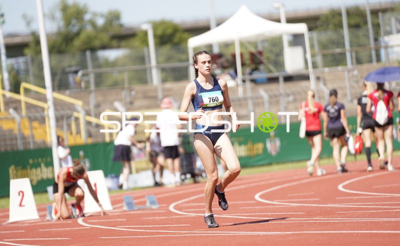 Sonnabend Lena (760) beim Lauf im Stadion Oberwerth Koblenz